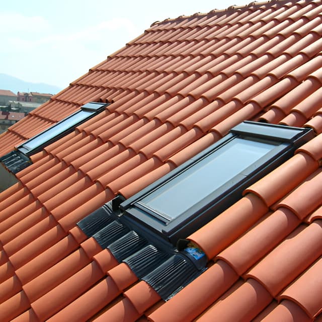 Soluciones integrales para comunidades y particulares en Ribeira